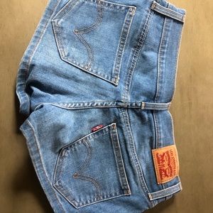 Levi’s - Jean Shorts